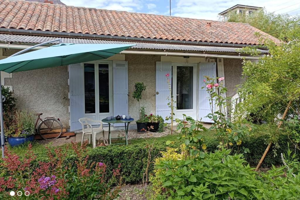 Un Paradis De Verdure En Plein Centre Ville Perigueux Exterior photo